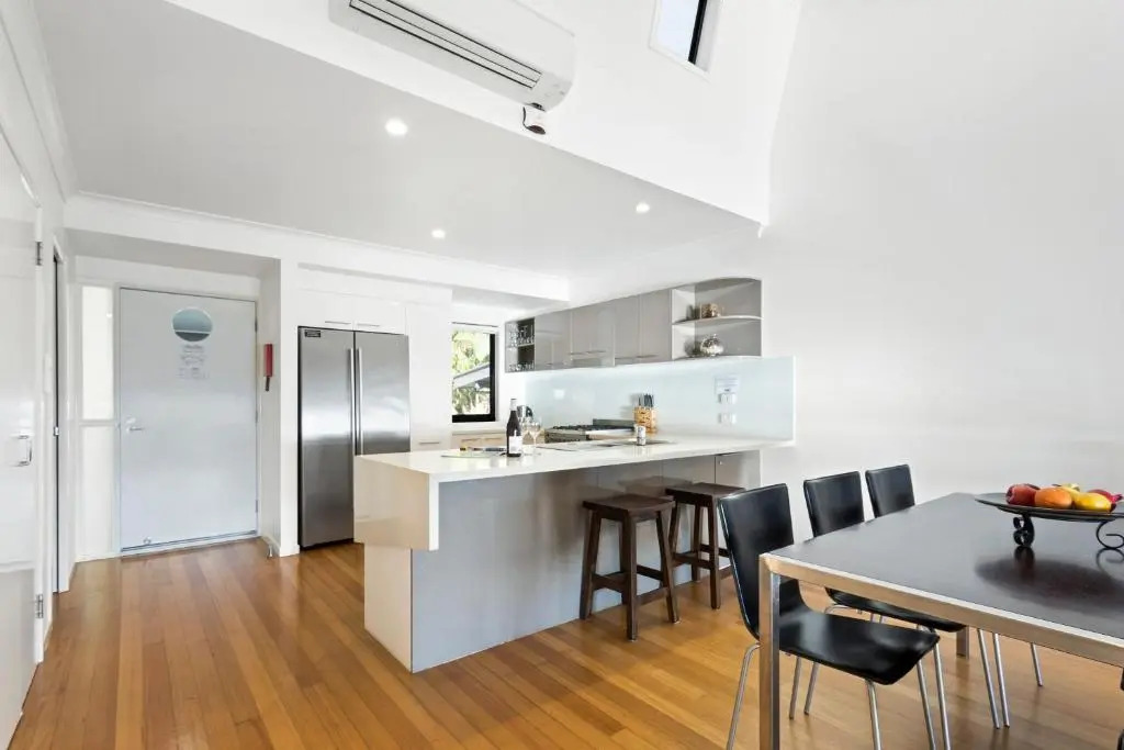 Shorelines 23 Hamilton Island 2 Bedroom Ocean View  Near Marina With Golf Buggy