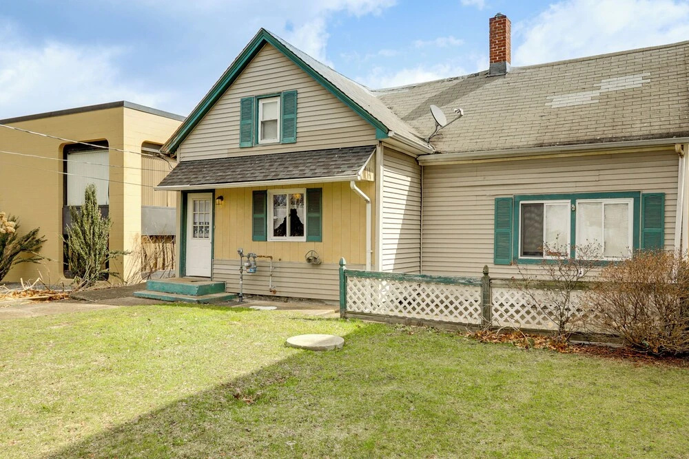 Near I-95 & Rhode Island Border! Pet-friendly Home