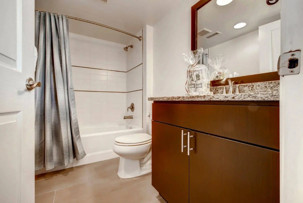 Global Luxury Suites at Tiverton Ave