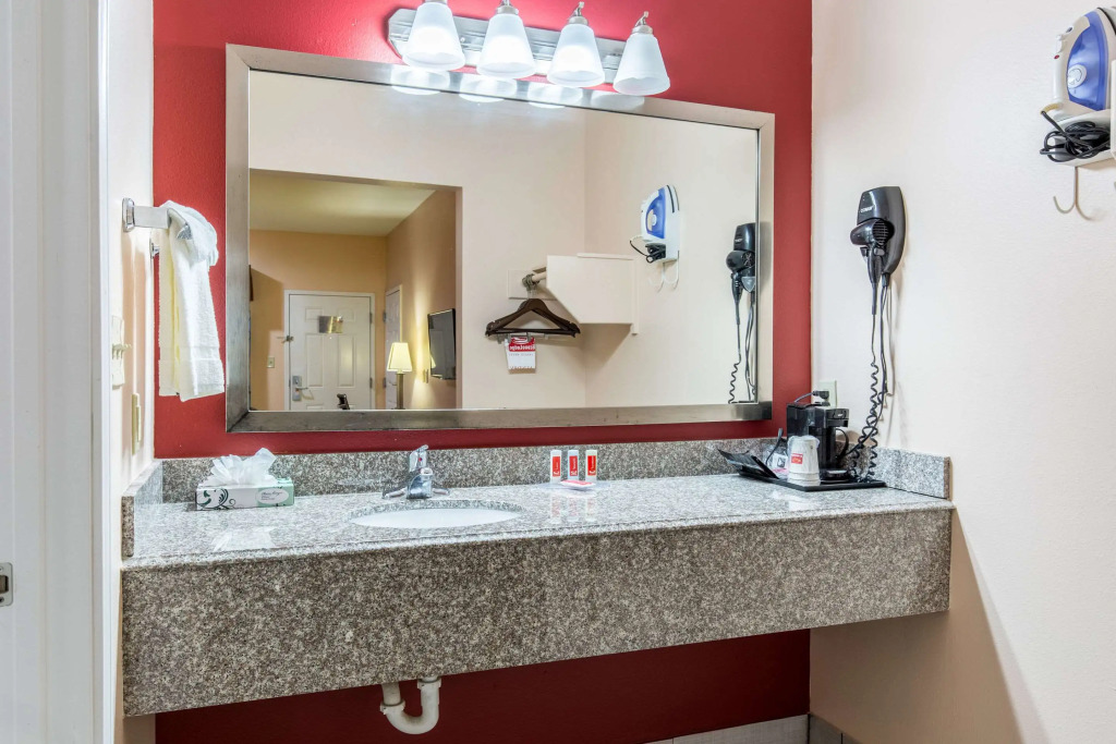 Quality Inn & Suites Bridge City Orange