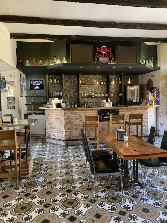 Nikikot Hotel and Hostal Food & Drink