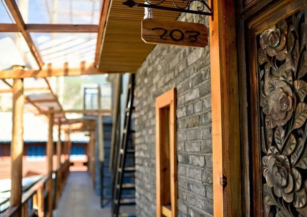 Luguhu Bense Inn