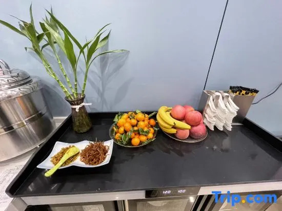 Junyi Chain Hotel (Suiping Xiangyang Avenue People's Hospital)