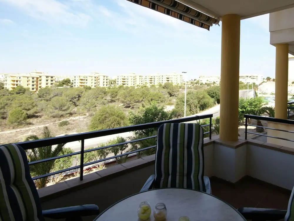 Superb Apartment Right on Beautiful 18-hole Golf Course on the Costa Blanca