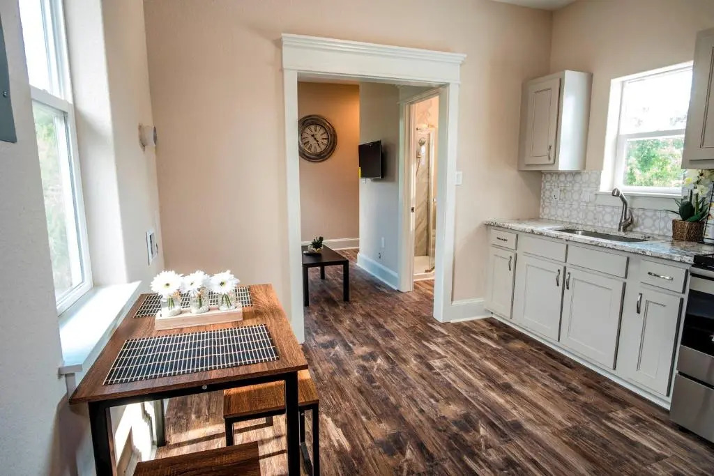 Gorgeous Guesthouse Near Amazing Downtown