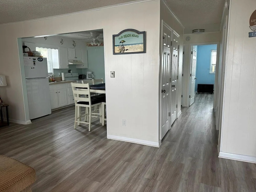 Bianchi 1 - Ocean City, Md 2 Bedroom Condo by RedAwning