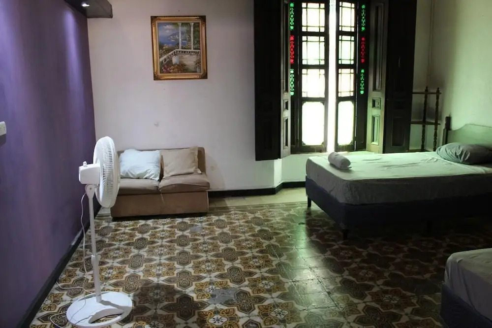 Hostal VELVET PLAZA