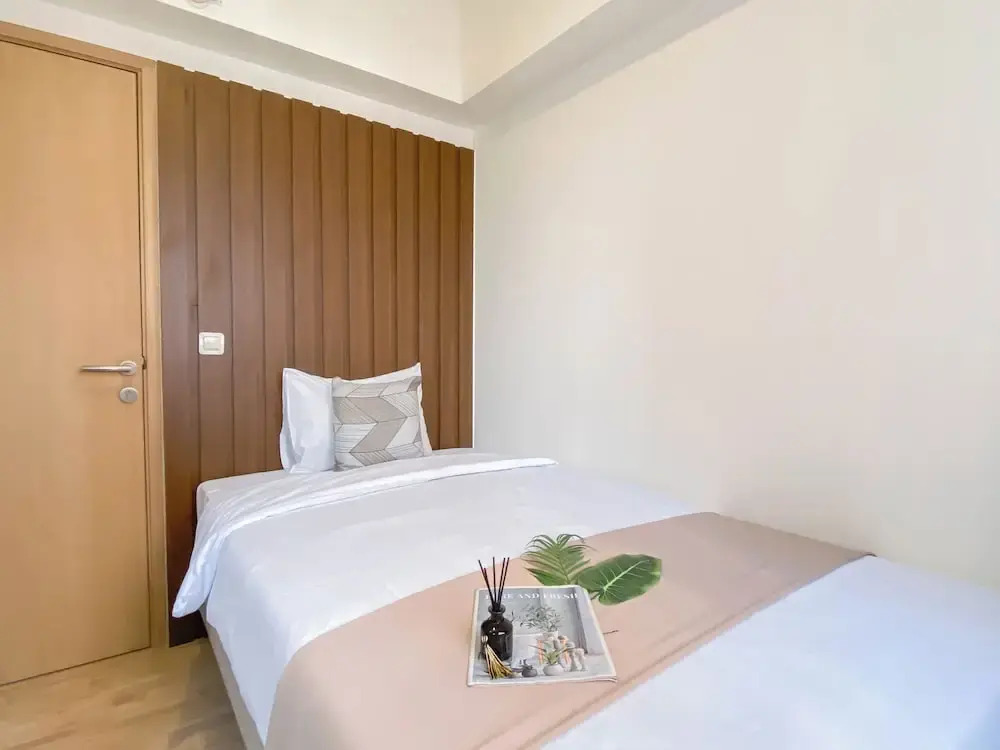 Modern Look And Restful 3Br At Meikarta Apartment