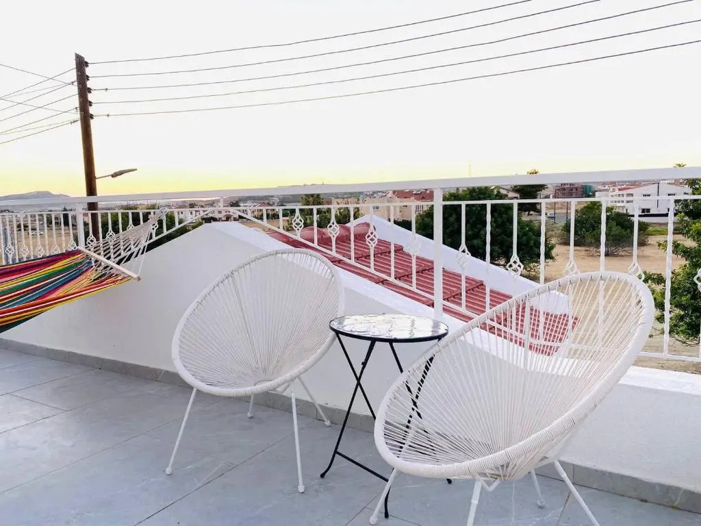 Exclusive Villa Larnaca - up to 8 sleeps - 2 min from BEACH - Big Private Pool