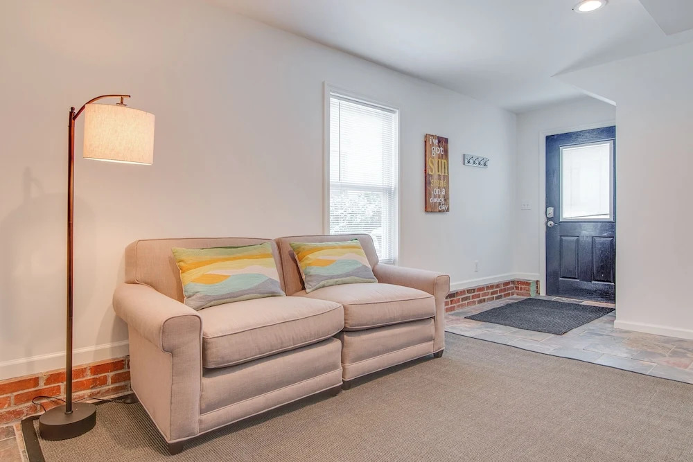New Listing! Remodeled Getaway In Eclectic Enclave 2 Bedroom Home