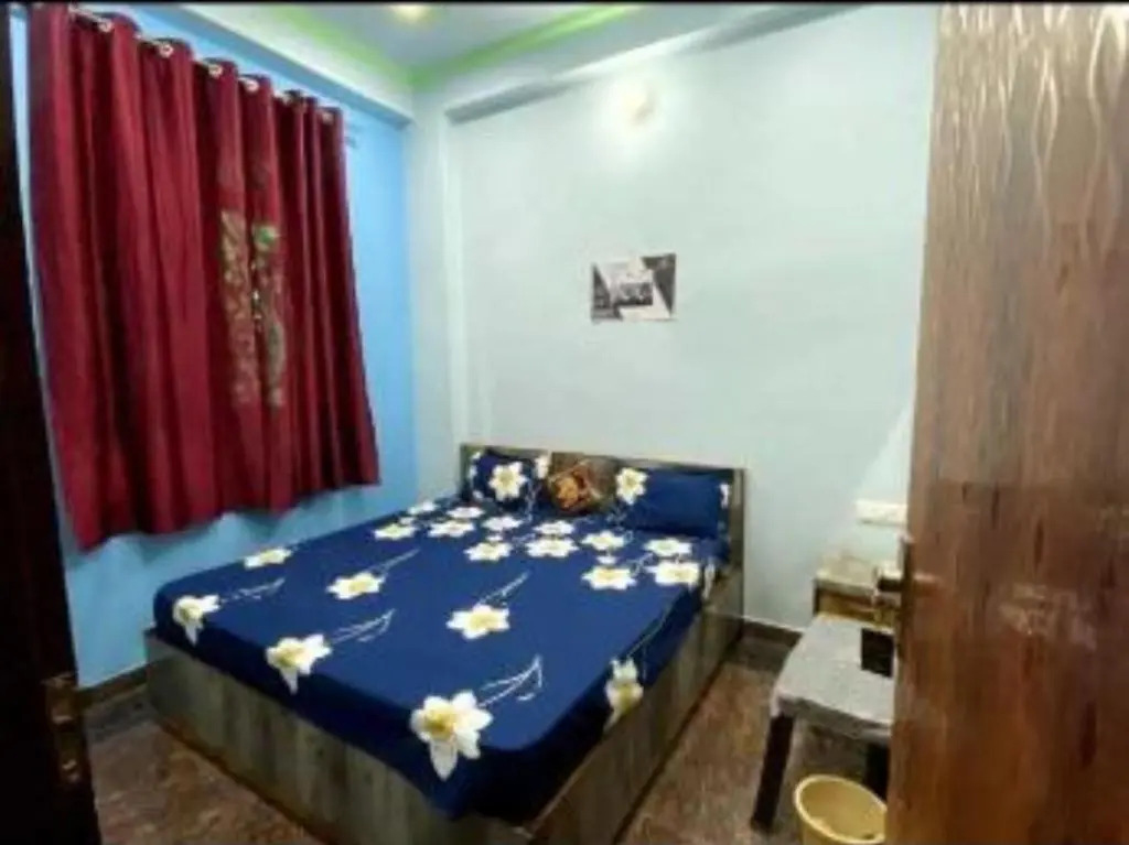 SPOT ON 91704 Hotel Holiday Palace