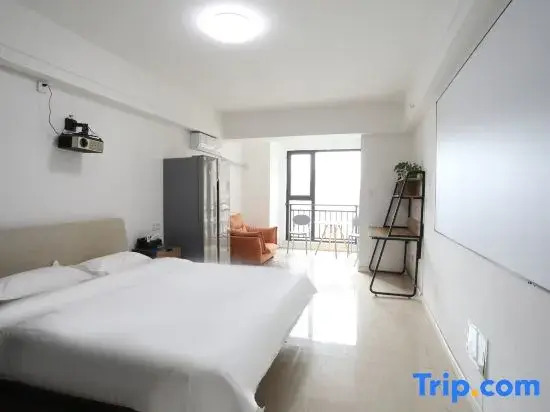 Pingdingshan Atour Hotel