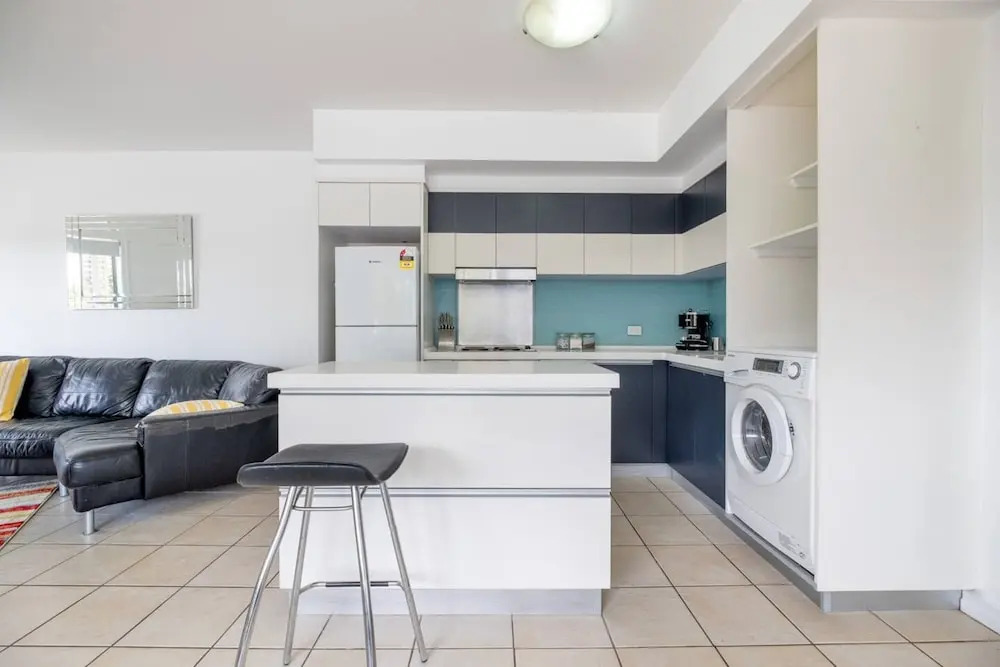 Peaceful 1 Bedroom Apartment with Parking