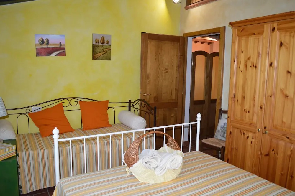 Villa With Swimming Pool - air Conditioning - Siena - 10 People - Tuscany Crete