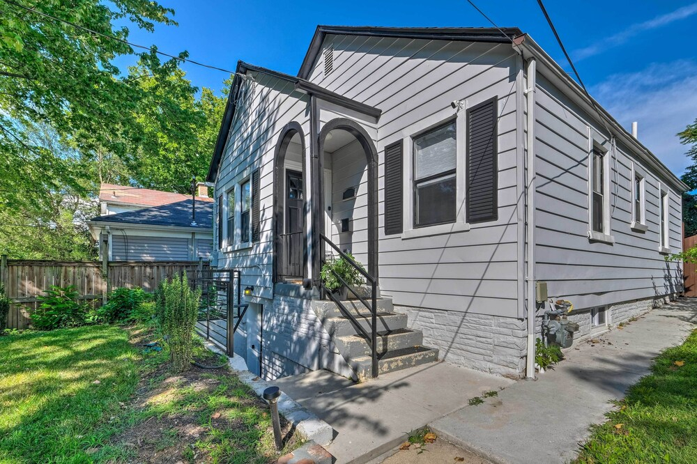 6 Mi to National Mall: Modern DC Apartment!