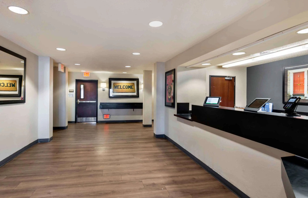 Extended Stay America Suites - Kansas City - South