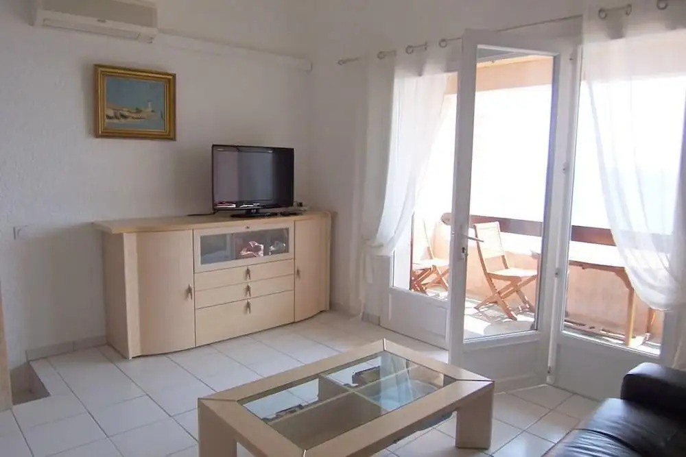 YVETTE MINI-VILLA - FACING THE SEA Apartment 2