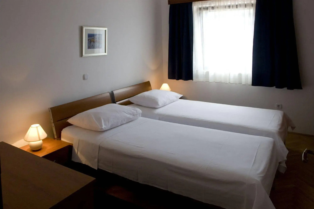 Apartments with WiFi Pucisca, Brac - 11416