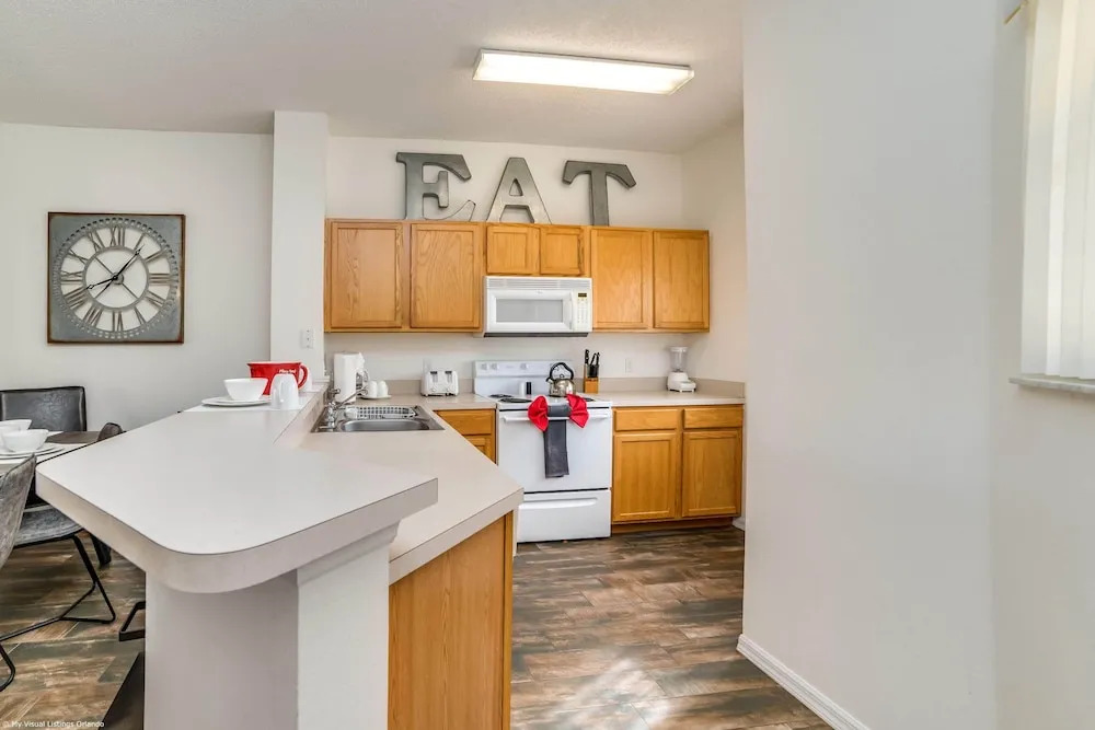 Newly Renovated, Spacious 3bd/2.5ba Villa With Lake View, Near Disney #3tv709