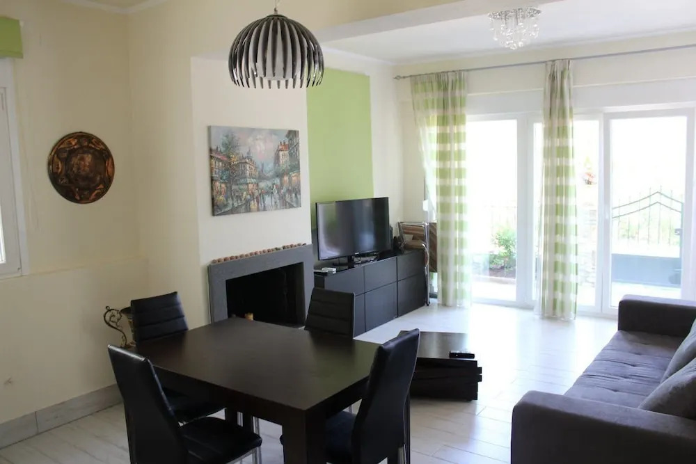 Natalia Maisonettes