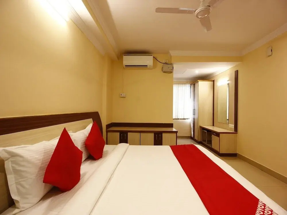 Sri Sai Regency by OYO Rooms