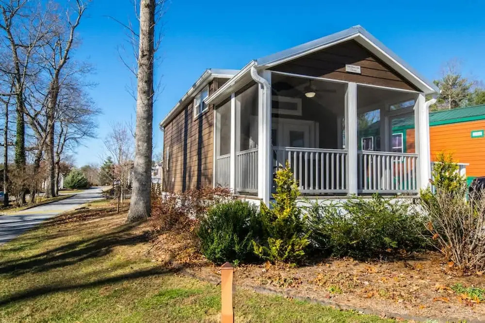 Cozy 1BR Tiny Home w Pool Access Free Tix