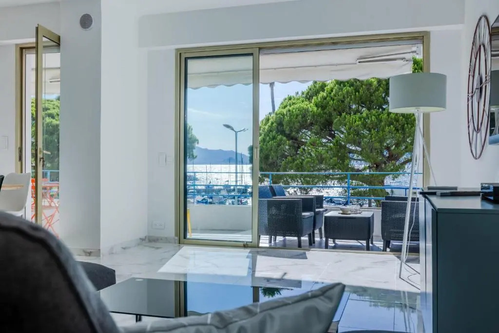 KIKILOUE 90m2 sur la Croisette avec terrasse & vue de rêve