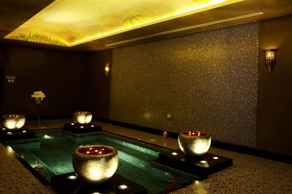 Savoy Grande Hotel