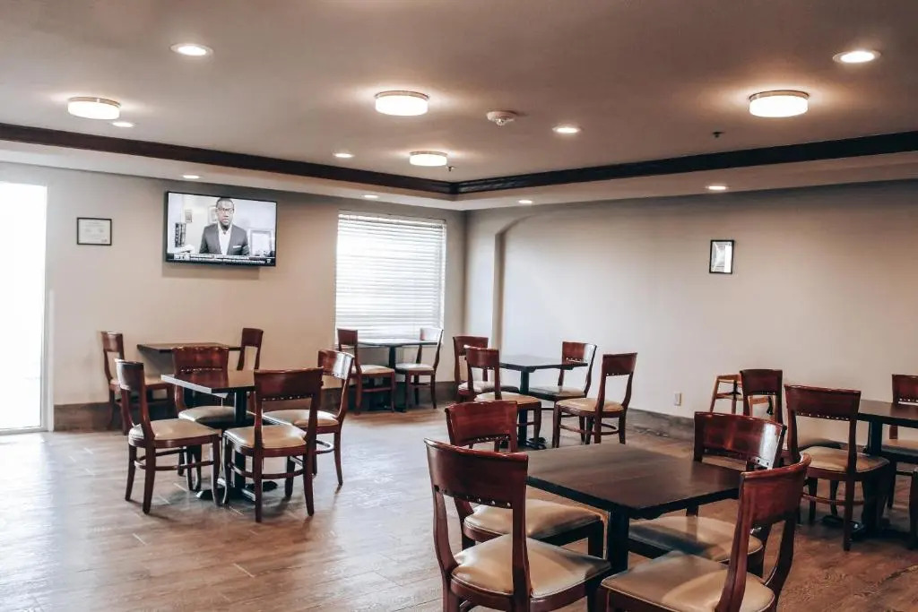 Lucilles Hotel, Restaurant, & Bar