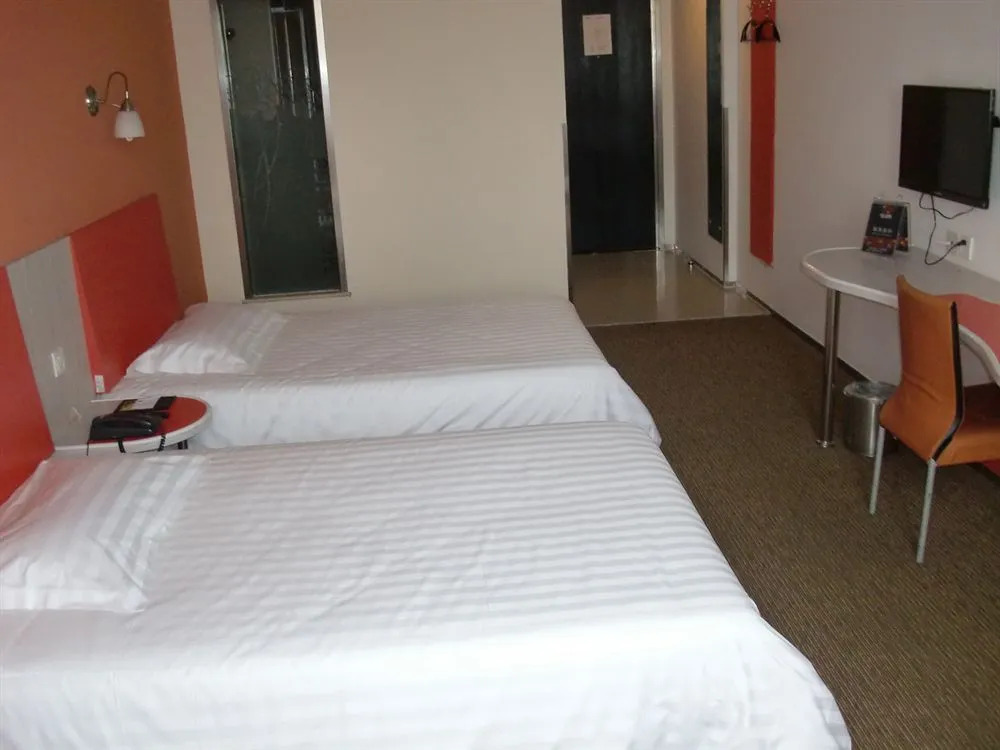 Motel 168 North Song Wei Road Inn
