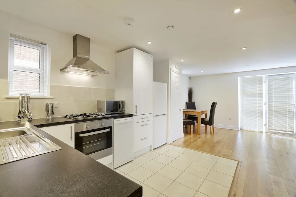 Hendry Court By Esa