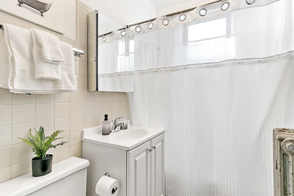 Welcoming & Trendy 1BR Apt in Larchmont