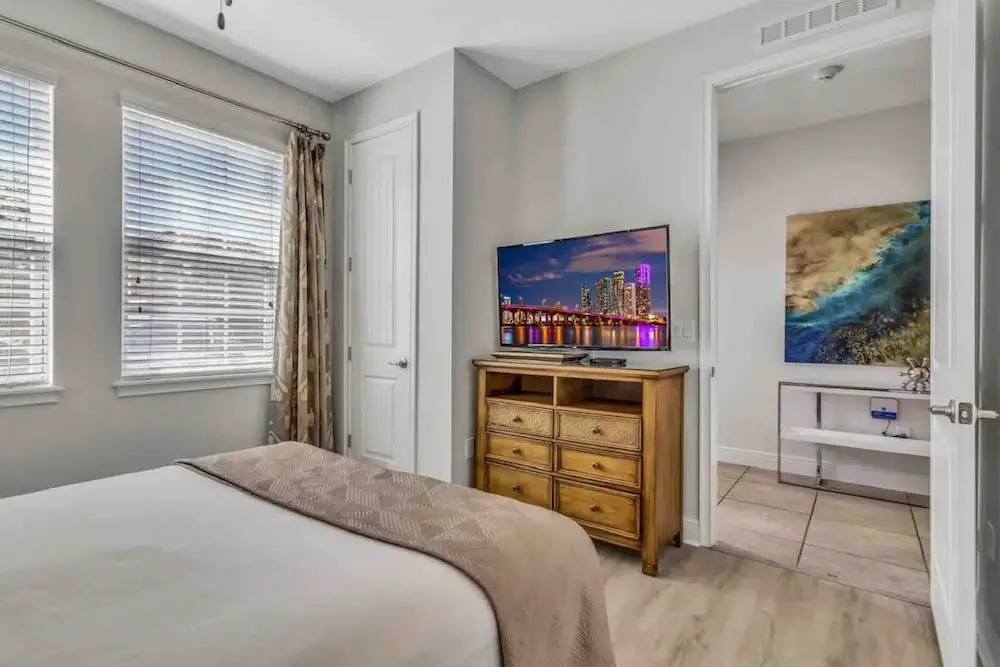 Chic 8BR All Suites With Pool and Game Room