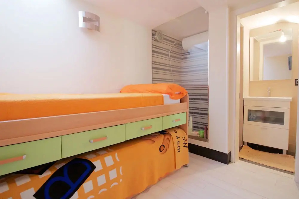 Nice house with heated pool and tennis course