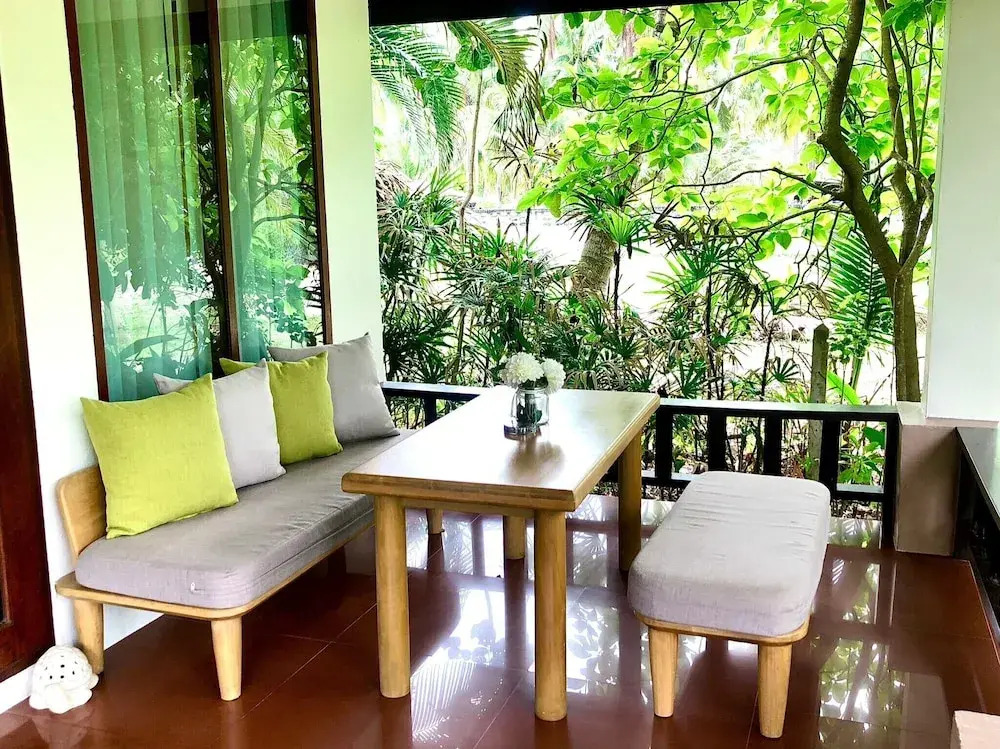 Khanom Sea Beach Resort
