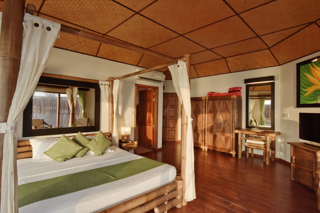 Safari Island Resort & Spa Maldives