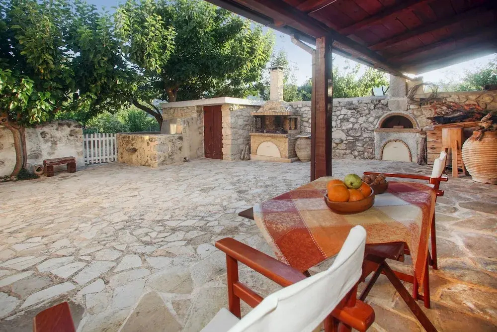 House with 2 bedrooms in Georgioupoli with wonderful mountain view enclosed garden and WiFi 3 km from the beach