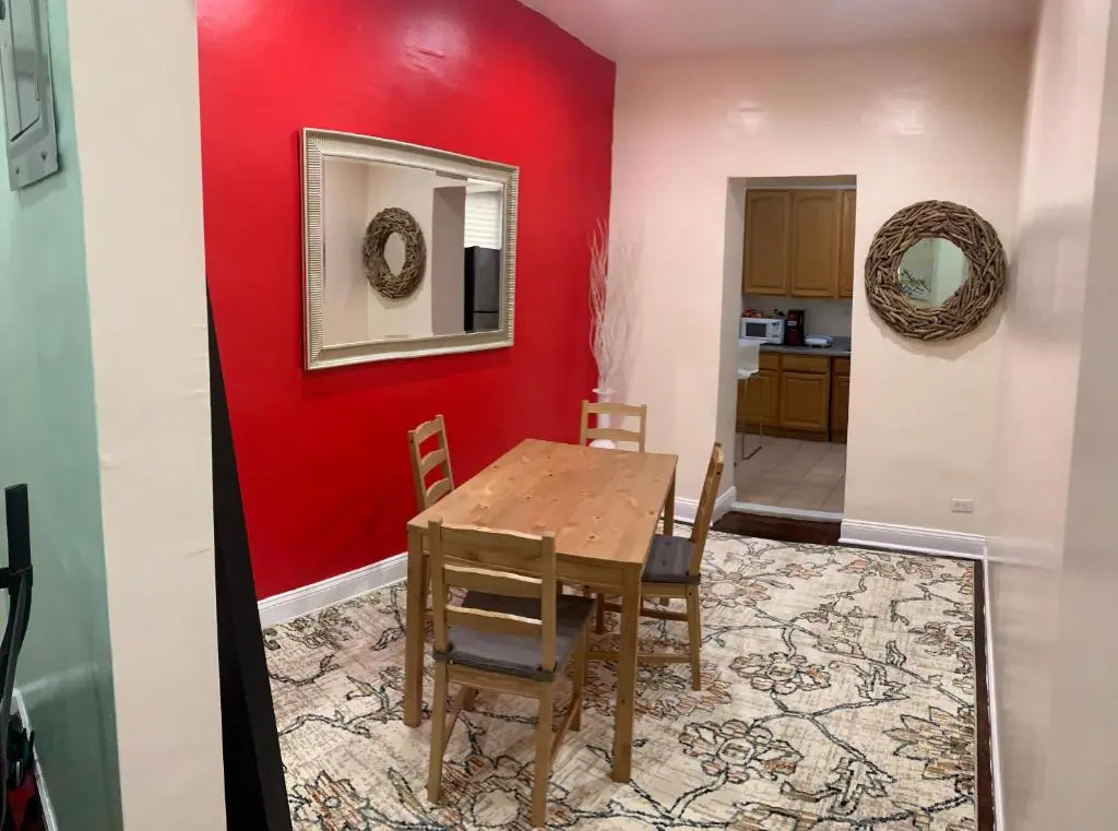private room in a shared apartment 15 minutes to times square!