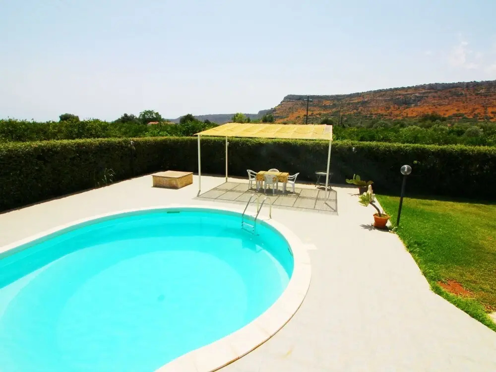 Serene Villa in Floridia With Swimming Pool