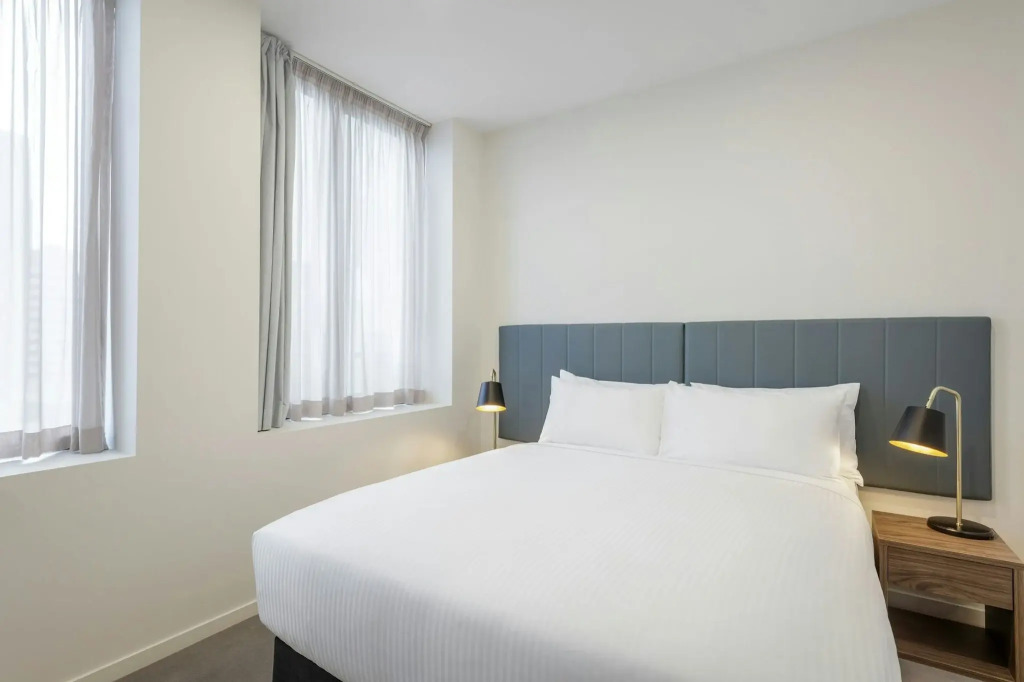 Brady Apartment Hotel Hardware Lane