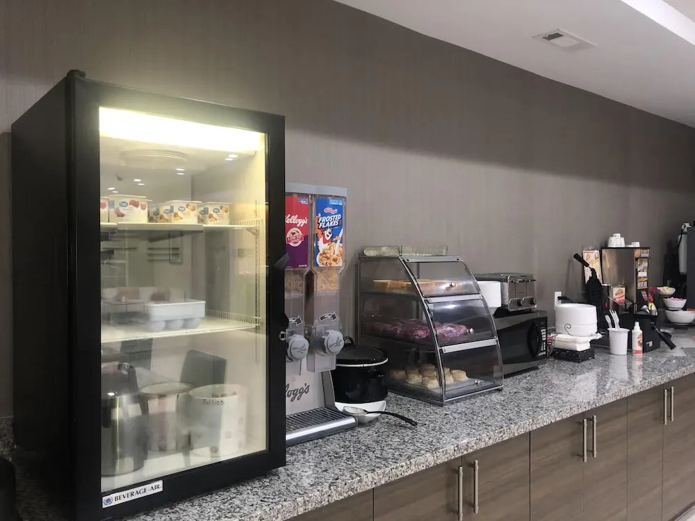 Catoosa Inn & Suites