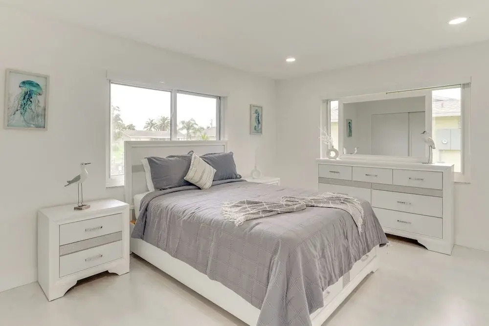 Swim, Golf & Explore: Pet-friendly Cape Coral Home