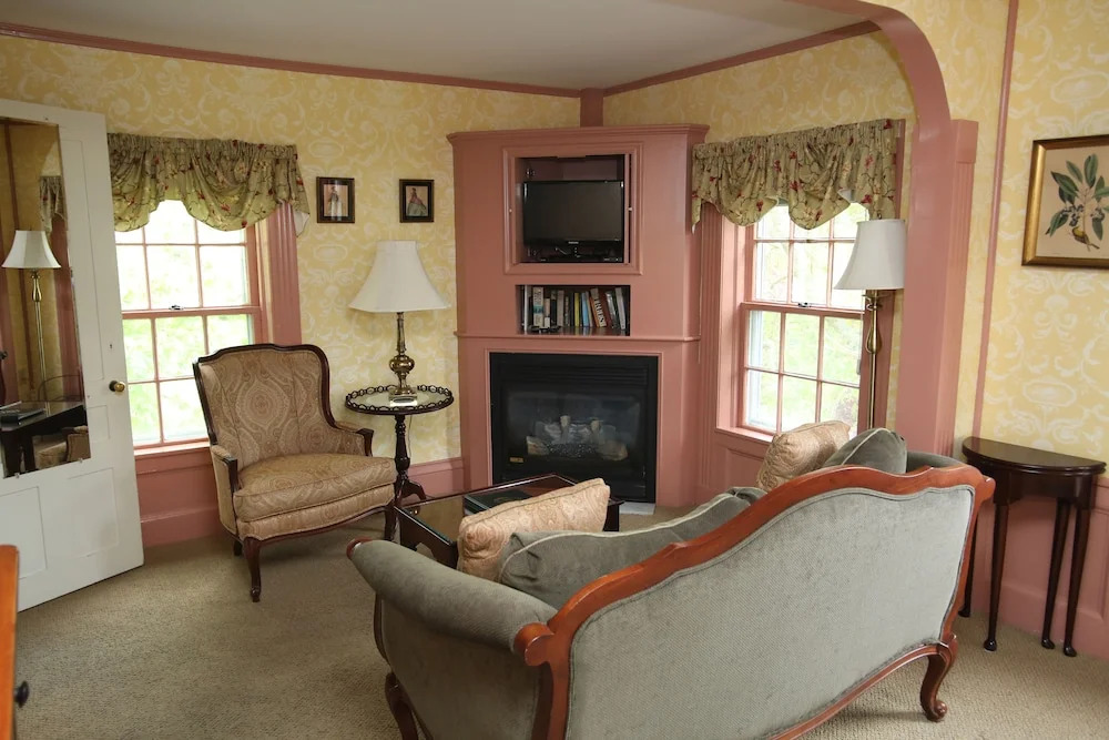 Captains House Inn