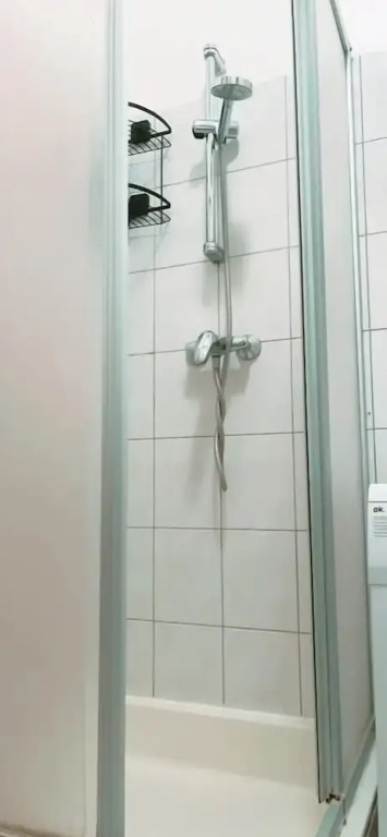 Bright Vienna 1BR Apartment Near Danube