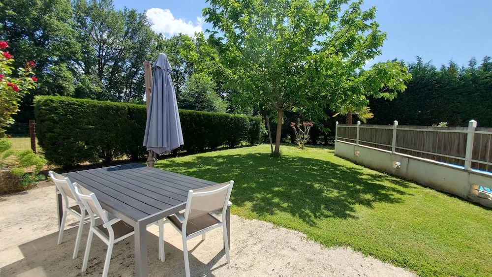 Appart Nature LESCALE - Saintes - Calme, Piscine, Parking, Terrasse