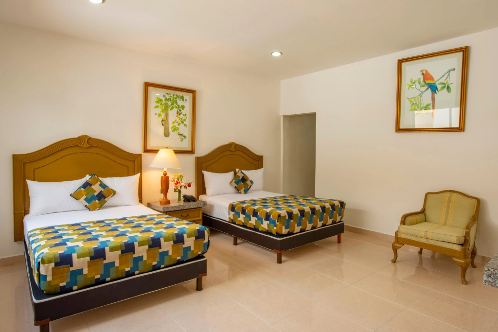 Hotel Embajadores