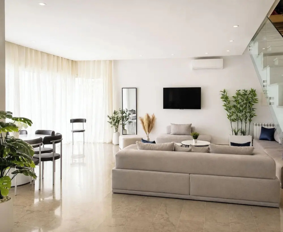 Luxurious Villa in Gammarth With Private Pool and Garden Views