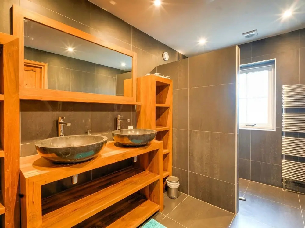 Spacious Farmhouse With Sauna, Hottub