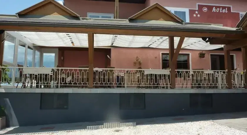 B & B Gmeineck
