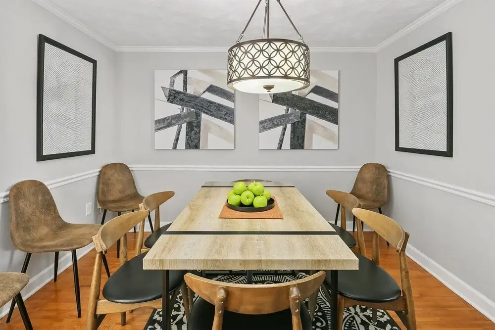 Top Rated Townhome - Our Reviews say it All. Large Discount During Pandemic. Self Checkin, Pet Friendly! Super-host Support